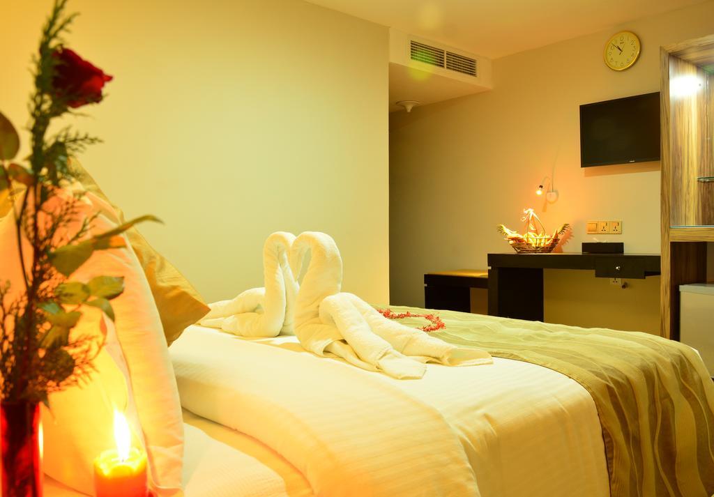 Deluxe Double or Twin Room Deluxe Single Room Non-Sea View