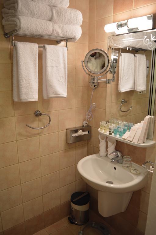 Twin Room with City View