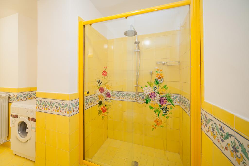 Habitación Triple con vistas al jardín
