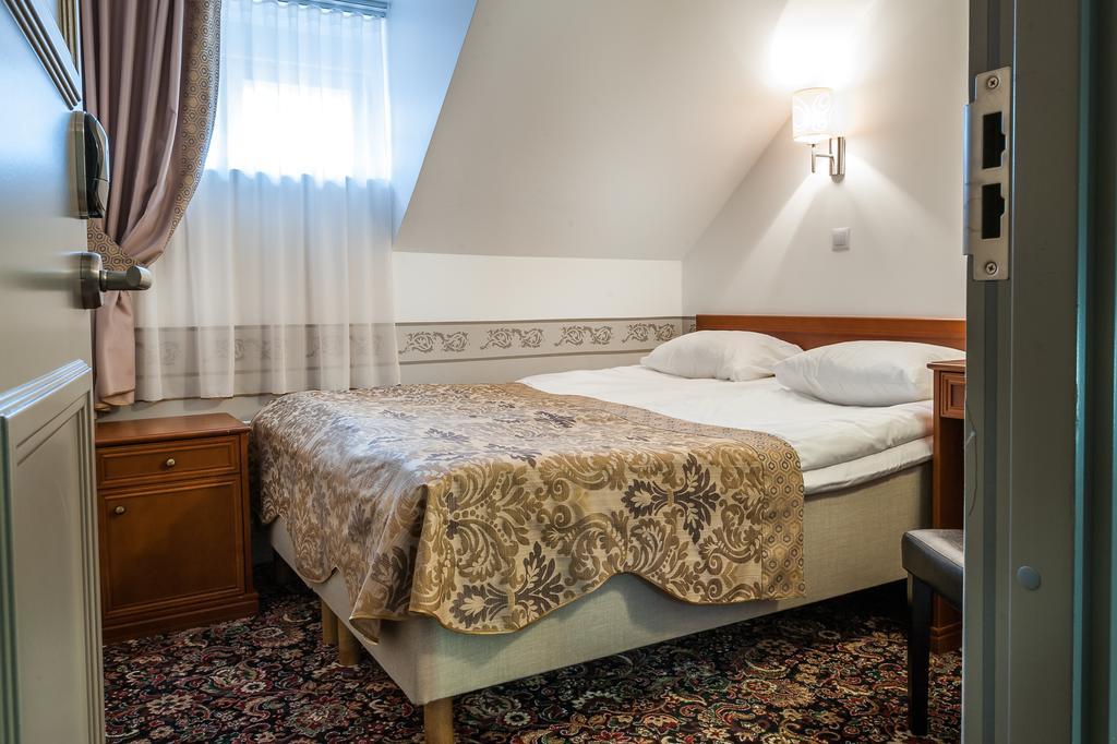 Small Double/Twin Room,257899189:JPEG