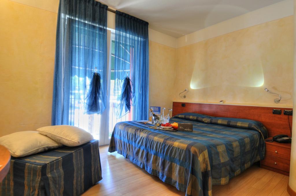 Familienzimmer (2 Erwachsene + 2 Kinder)