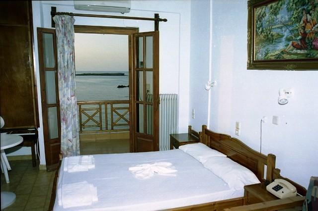 Doppelzimmer mit einem Balkon und Meerblick