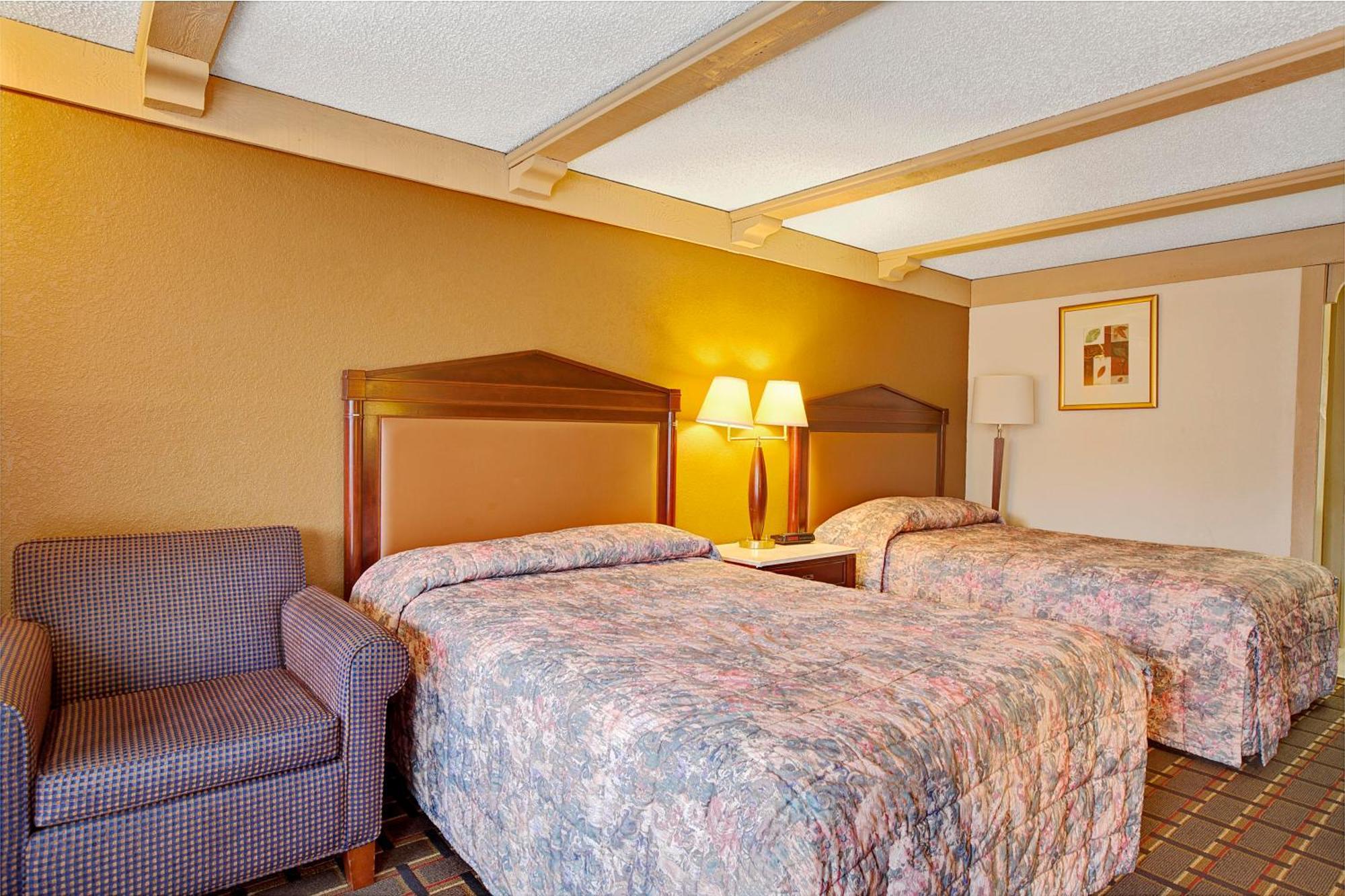 Double Room with Two Double Beds - Smoking