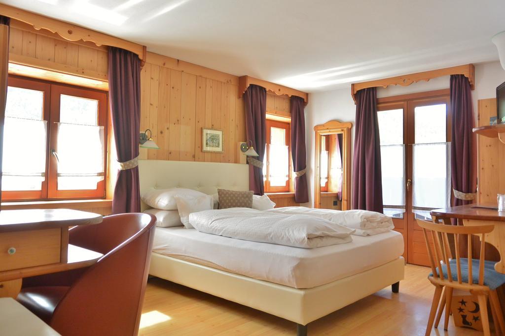 Triple Room with Mountain View