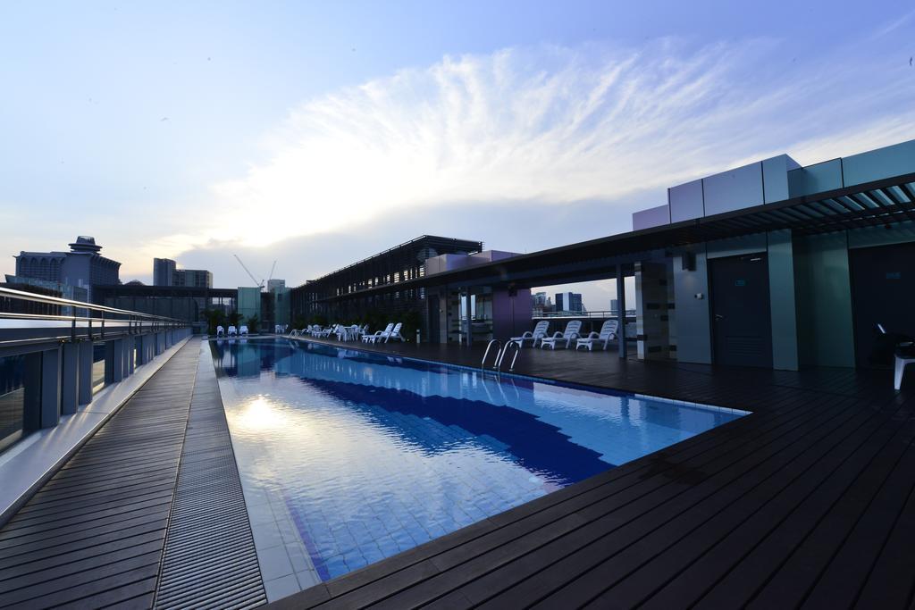 Deluxe Double or Twin Room,326728885:JPEG