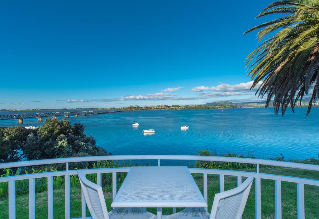 Executive Waterfront Queen Suite with Patio