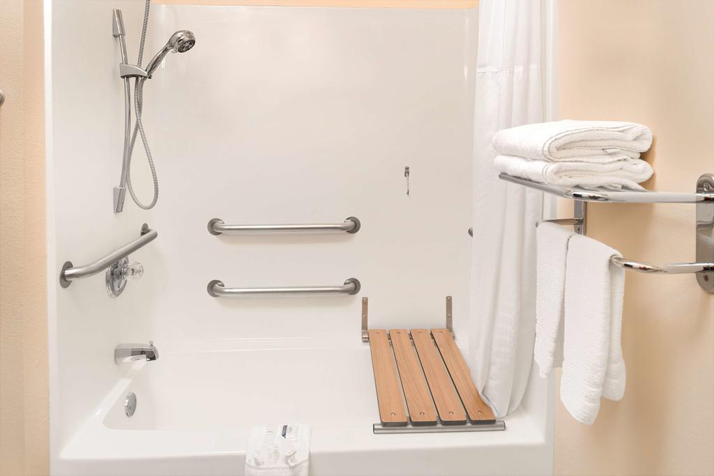 1 Queen Bed, Studio Mobility Accessible Suite, Non-Smoking