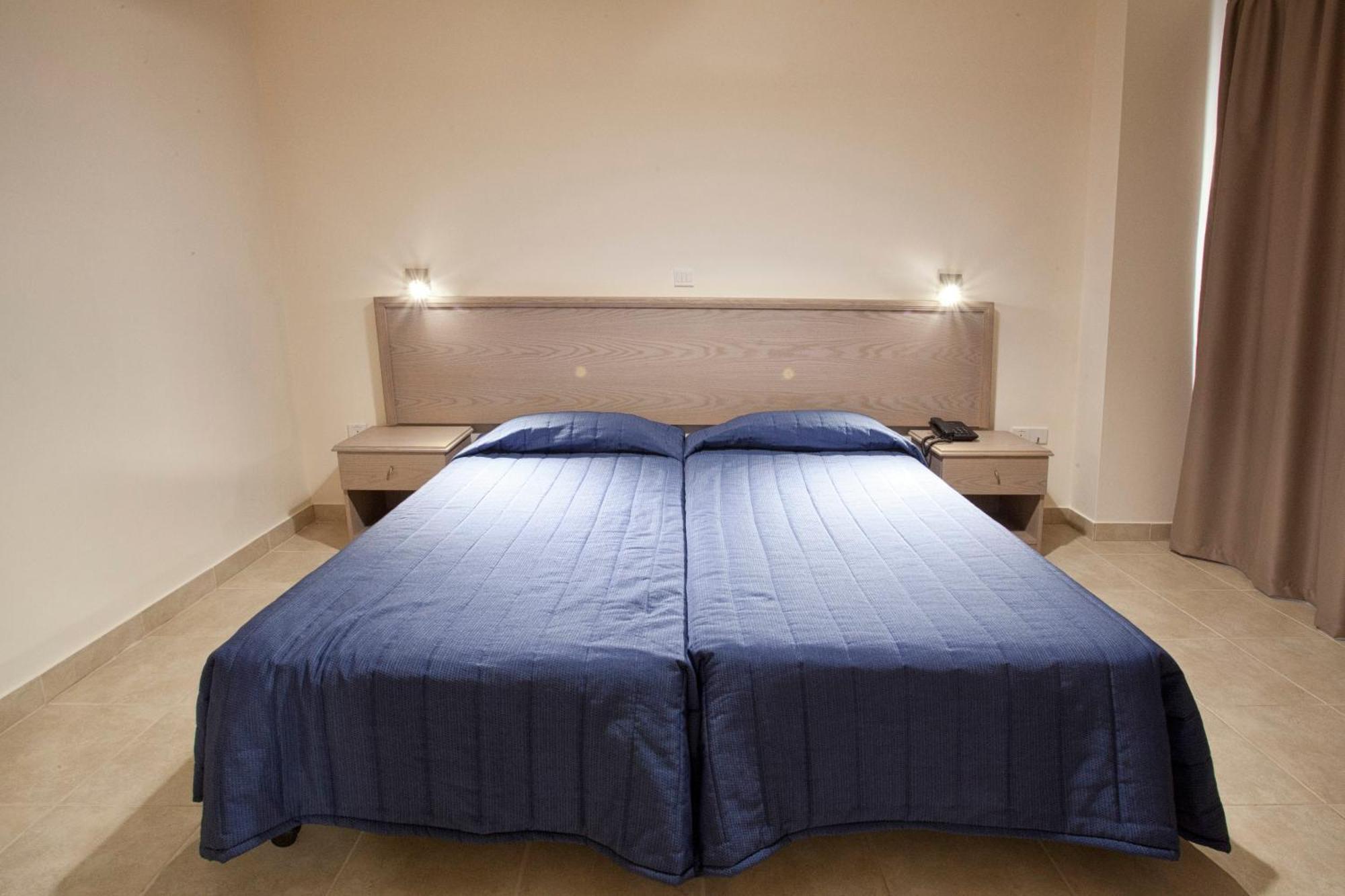 Superior One-Bedroom Apartment