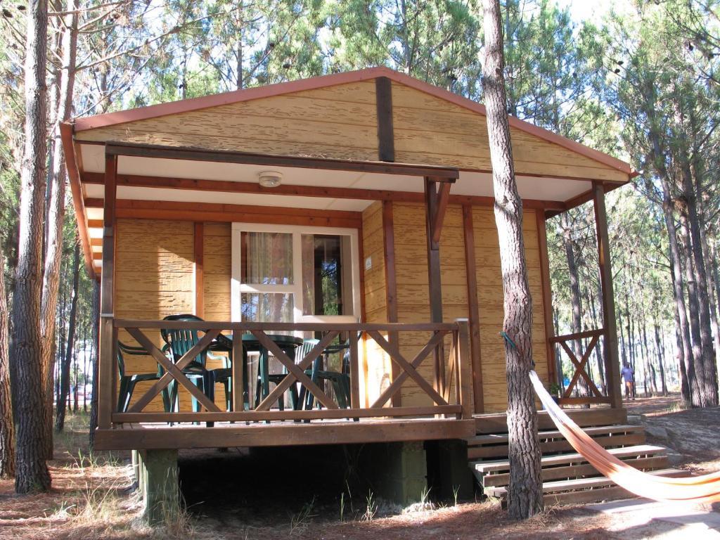 One-Bedroom Bungalow (2 Adults)