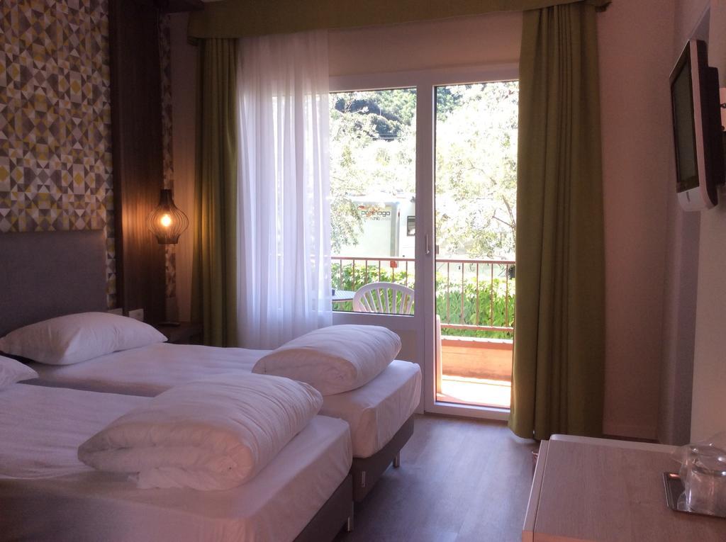 Standard Double Room with Mountain View