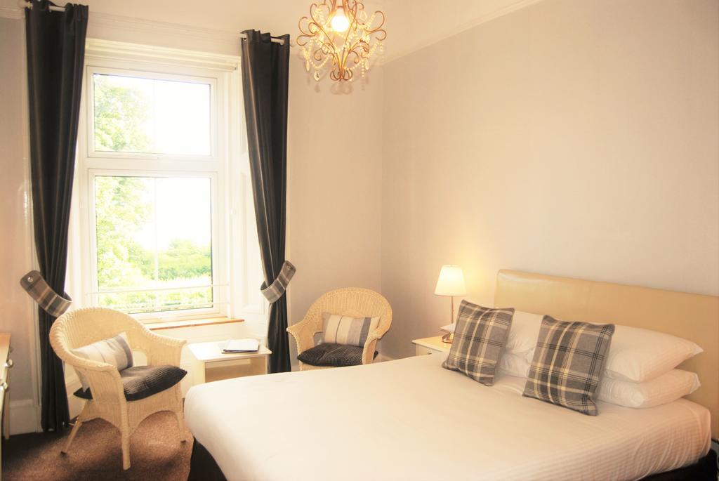 Twin Room with Shower