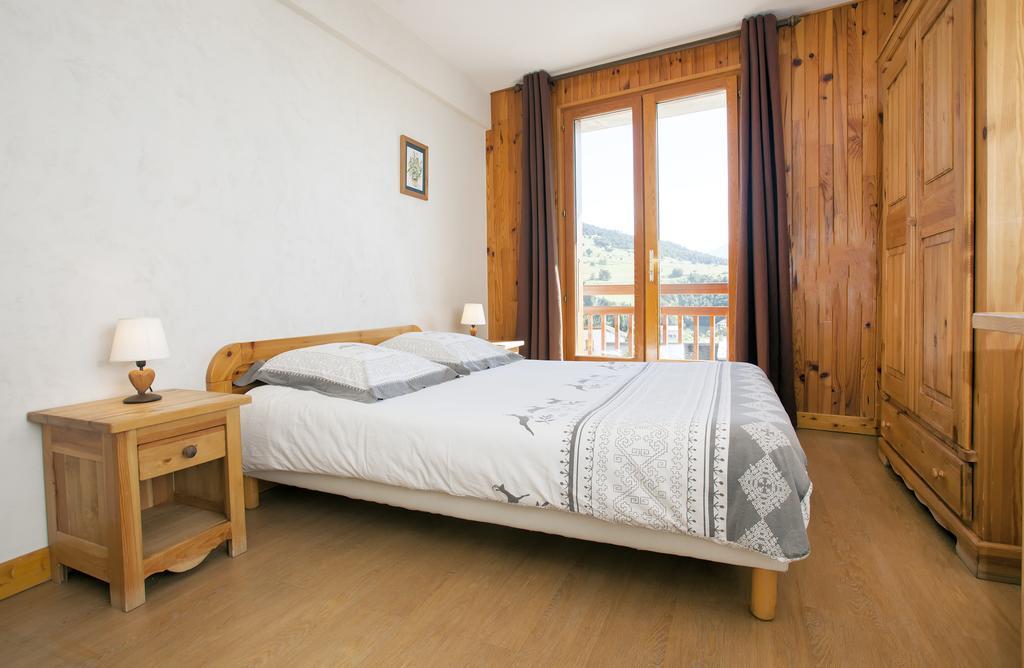 Chambre Triple – Lit Double – Vue sur Montagnes