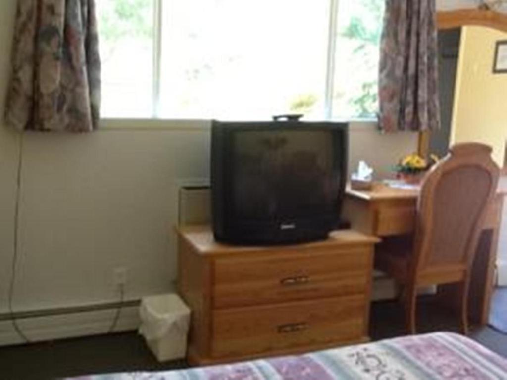 Double Room with Two Double Beds,27508583:JPEG