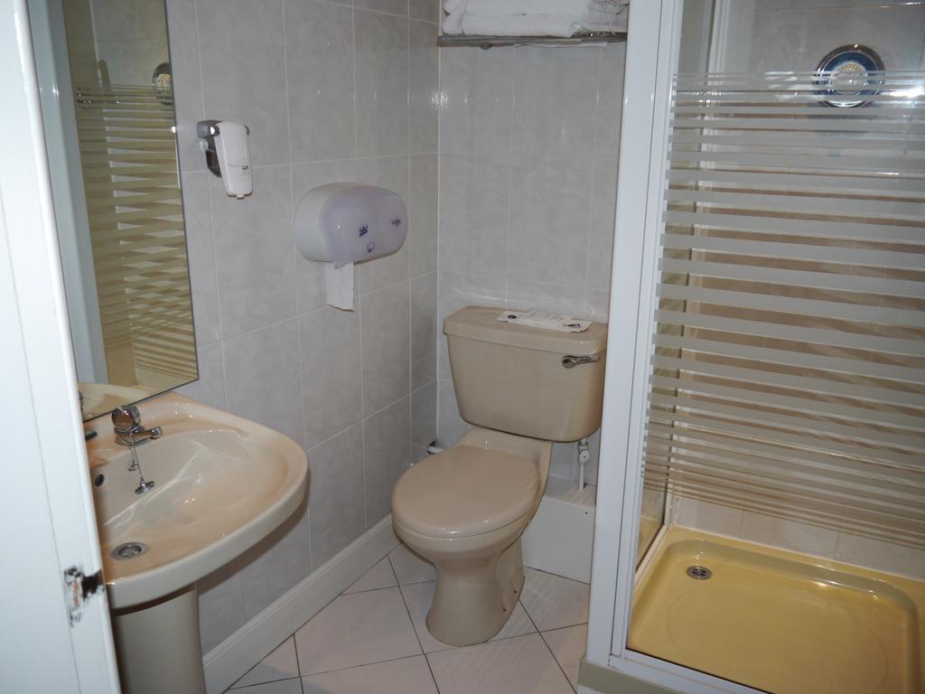 Family Room (4 Adults)