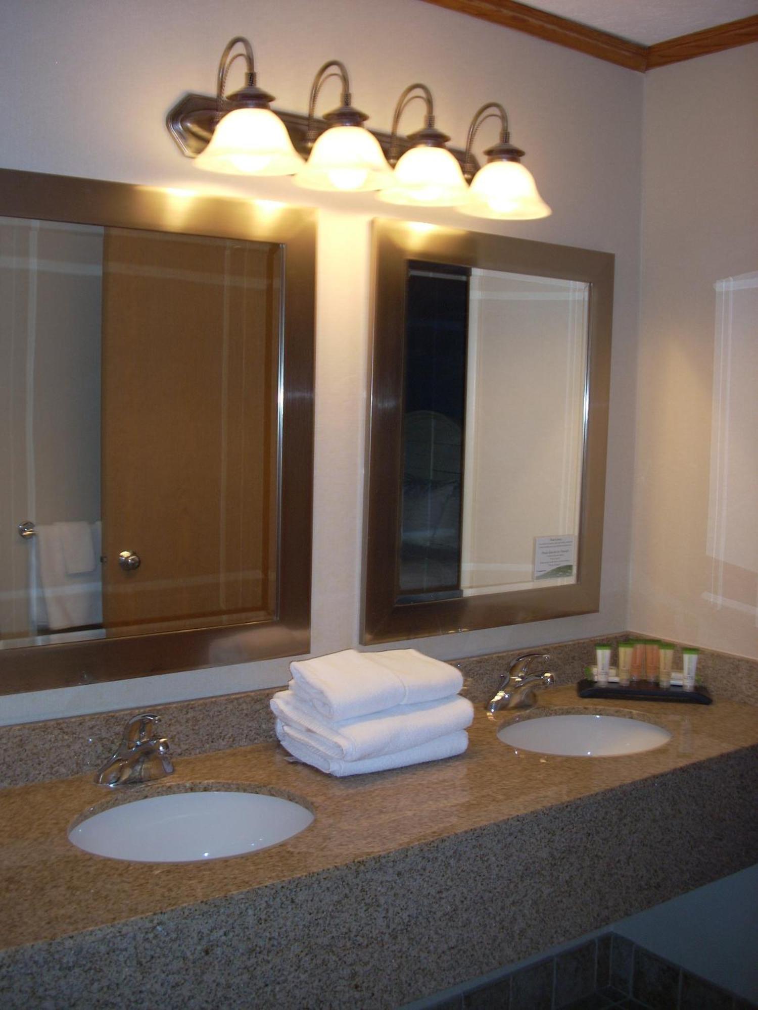 Deluxe Family Suite Beach View - First Floor