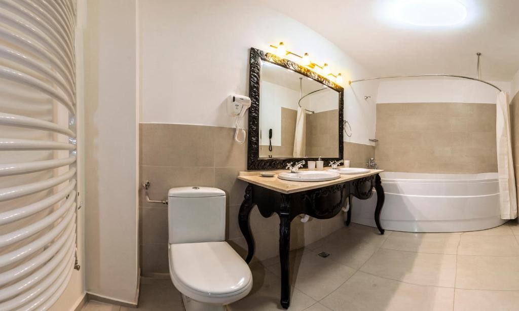 Deluxe Double Room with Citadel View