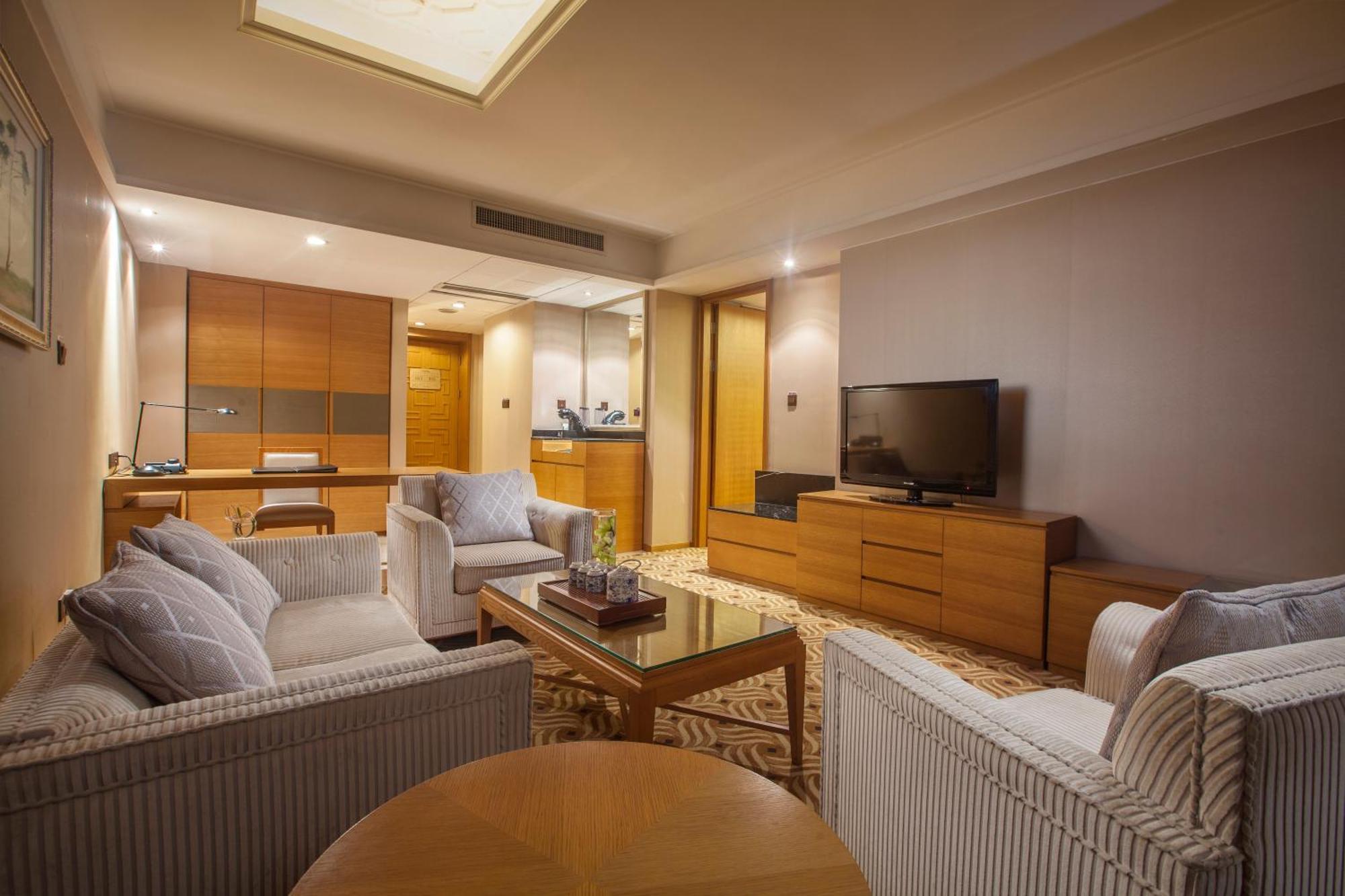 Deluxe Suite