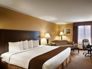 King Room with Sofa Bed
