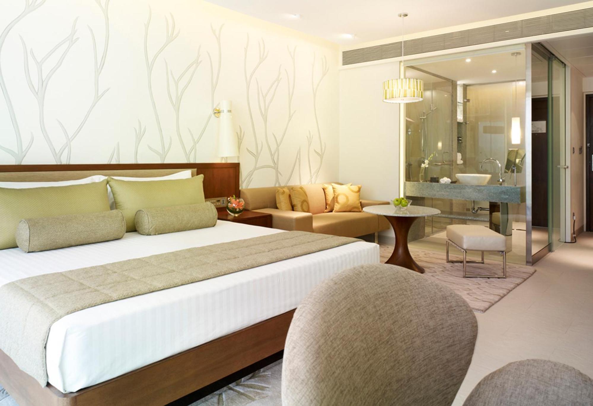 Zimmer mit Kingsize-Bett