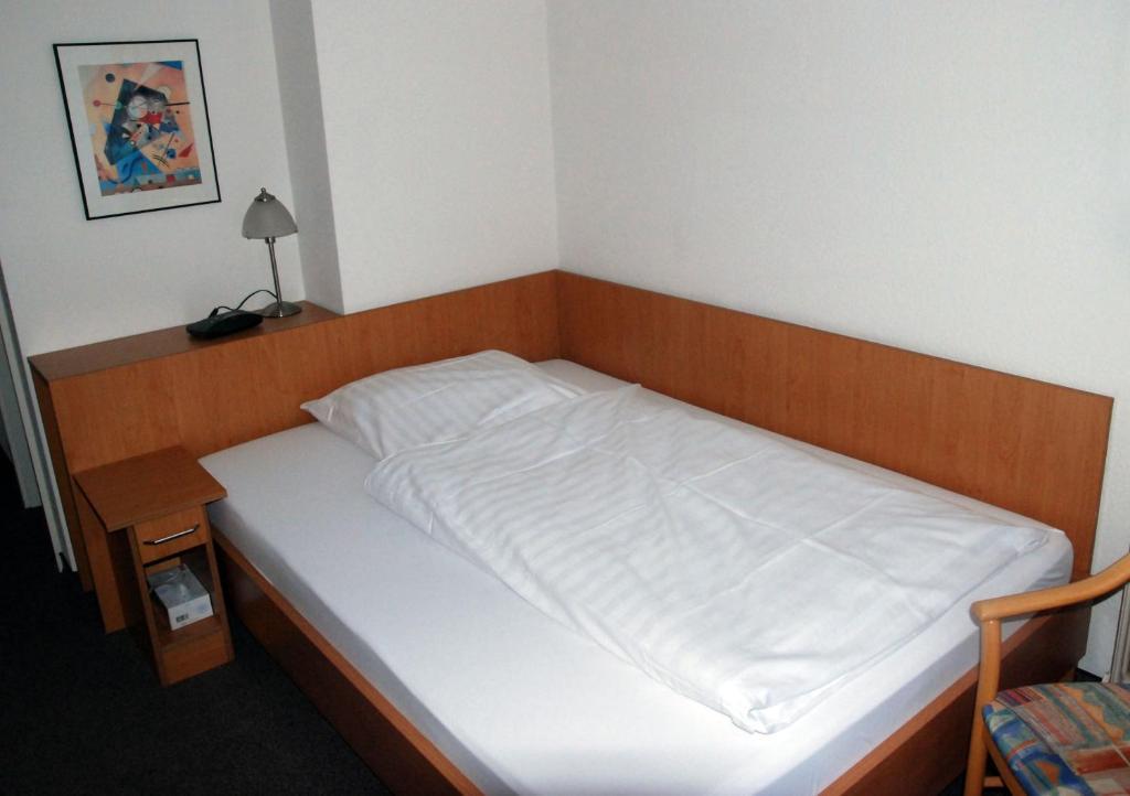 Premium Single Room,1551853876:JPEG