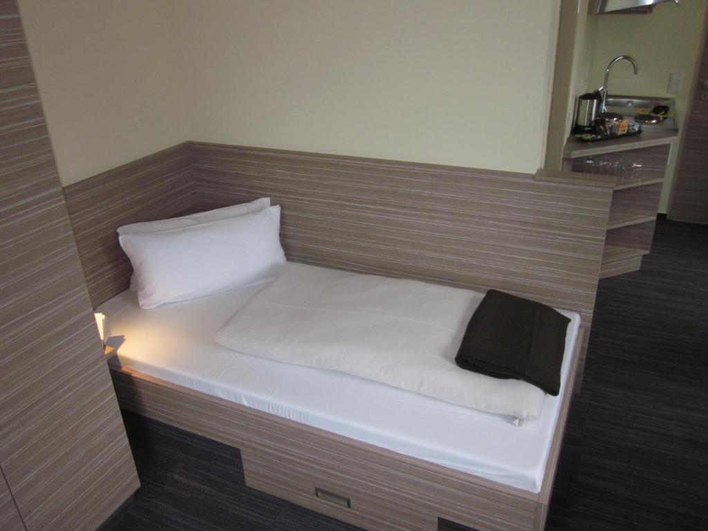 Comfort Single Room,28214933:JPEG