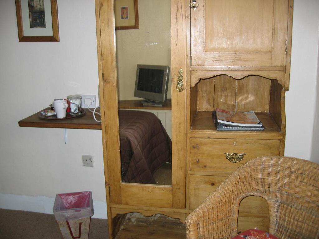 Single Room (not en suite)