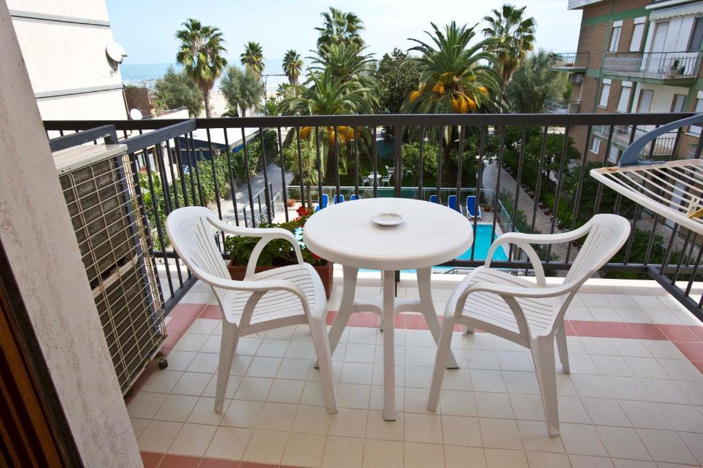 Double Room with Balcony and Sea View