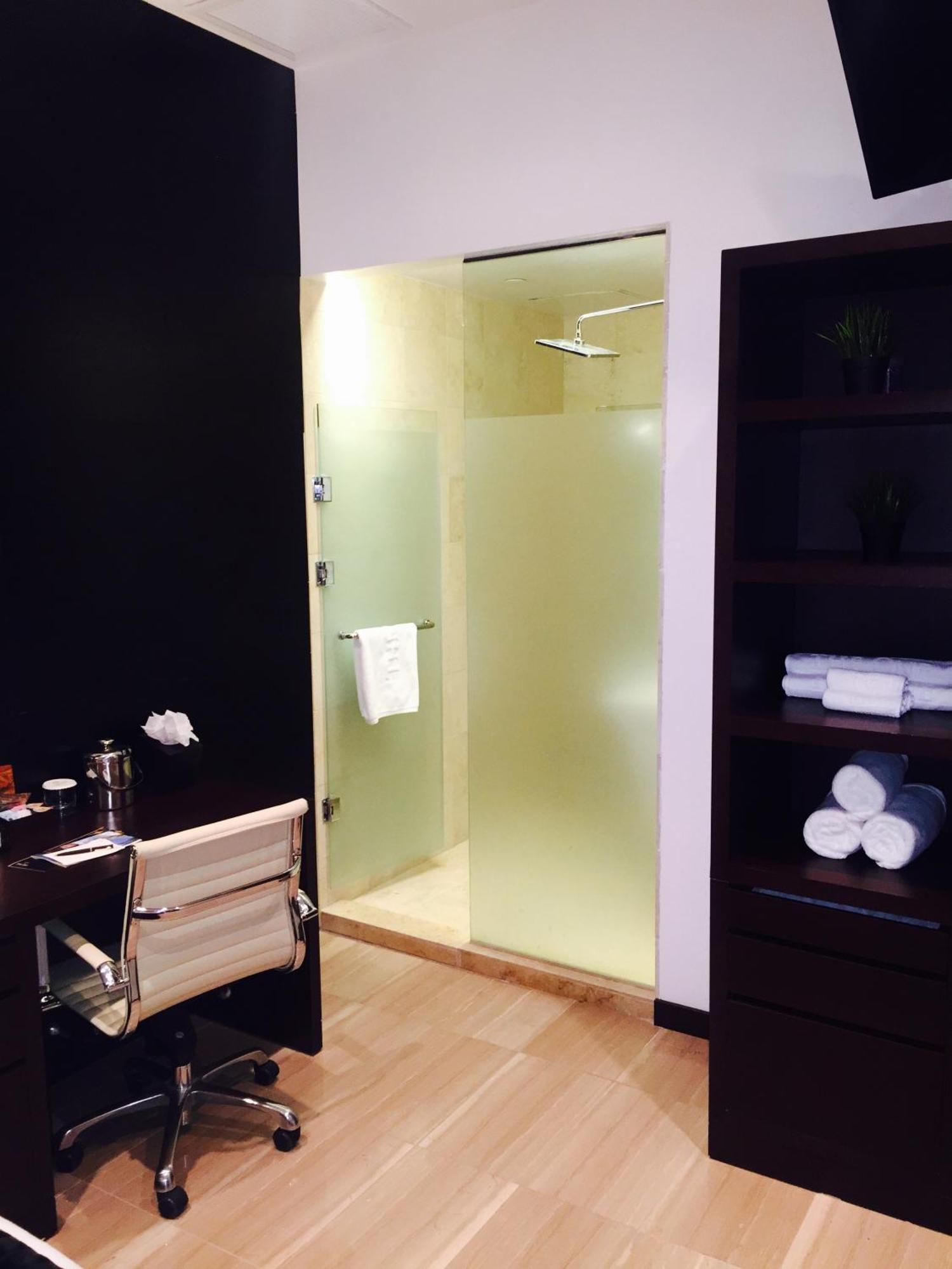 Compact Room,693252045:JPEG