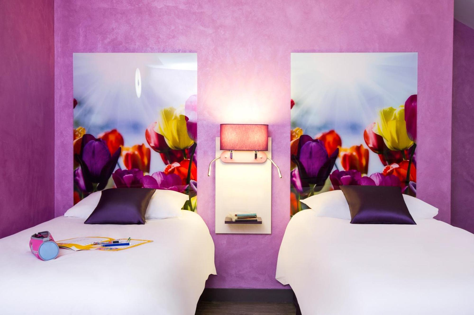 Standard Family Suite with One Double Bed and Twin Beds