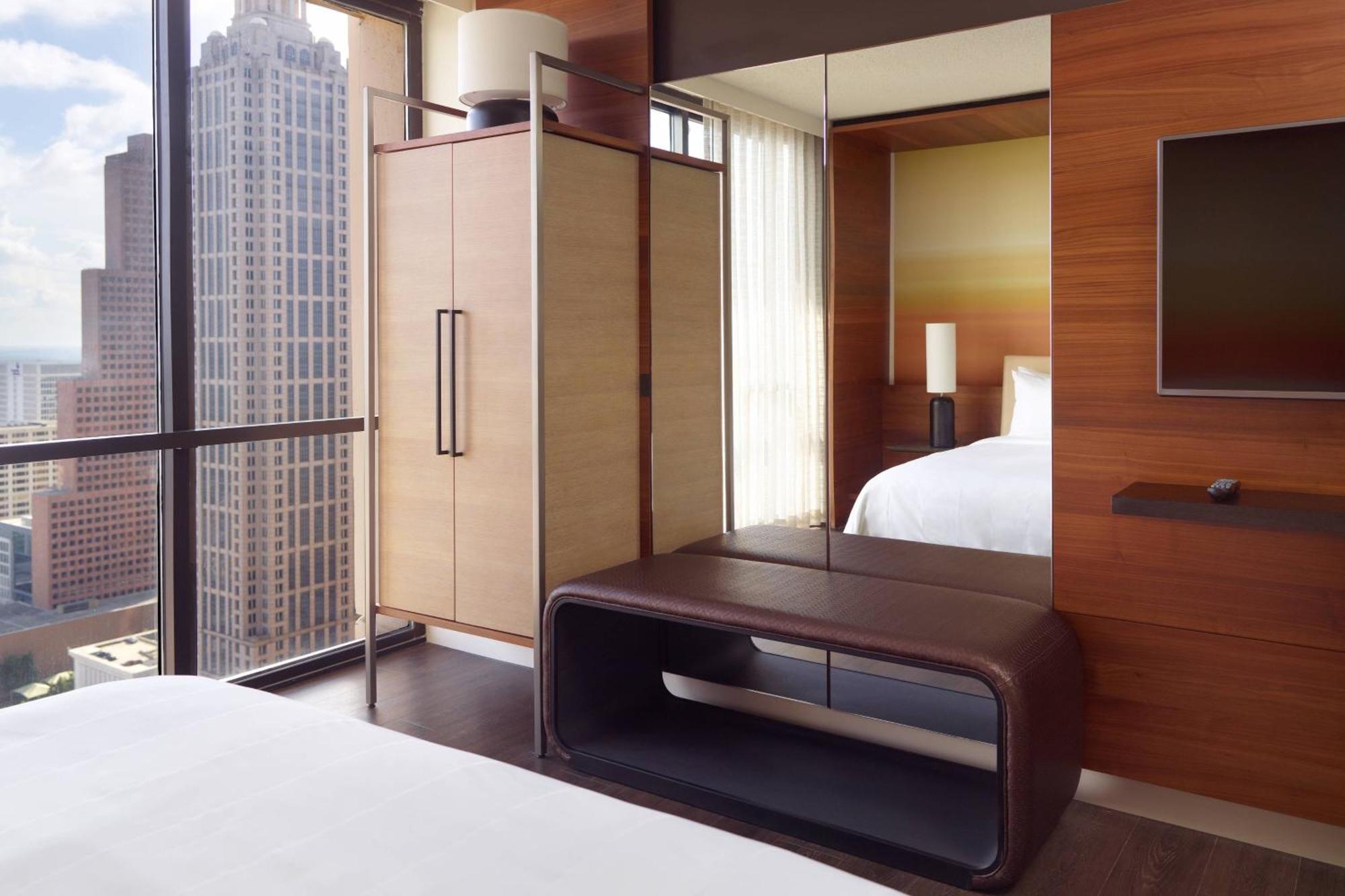 Con cama extragrande y vistas a la ciudad - Planta principal