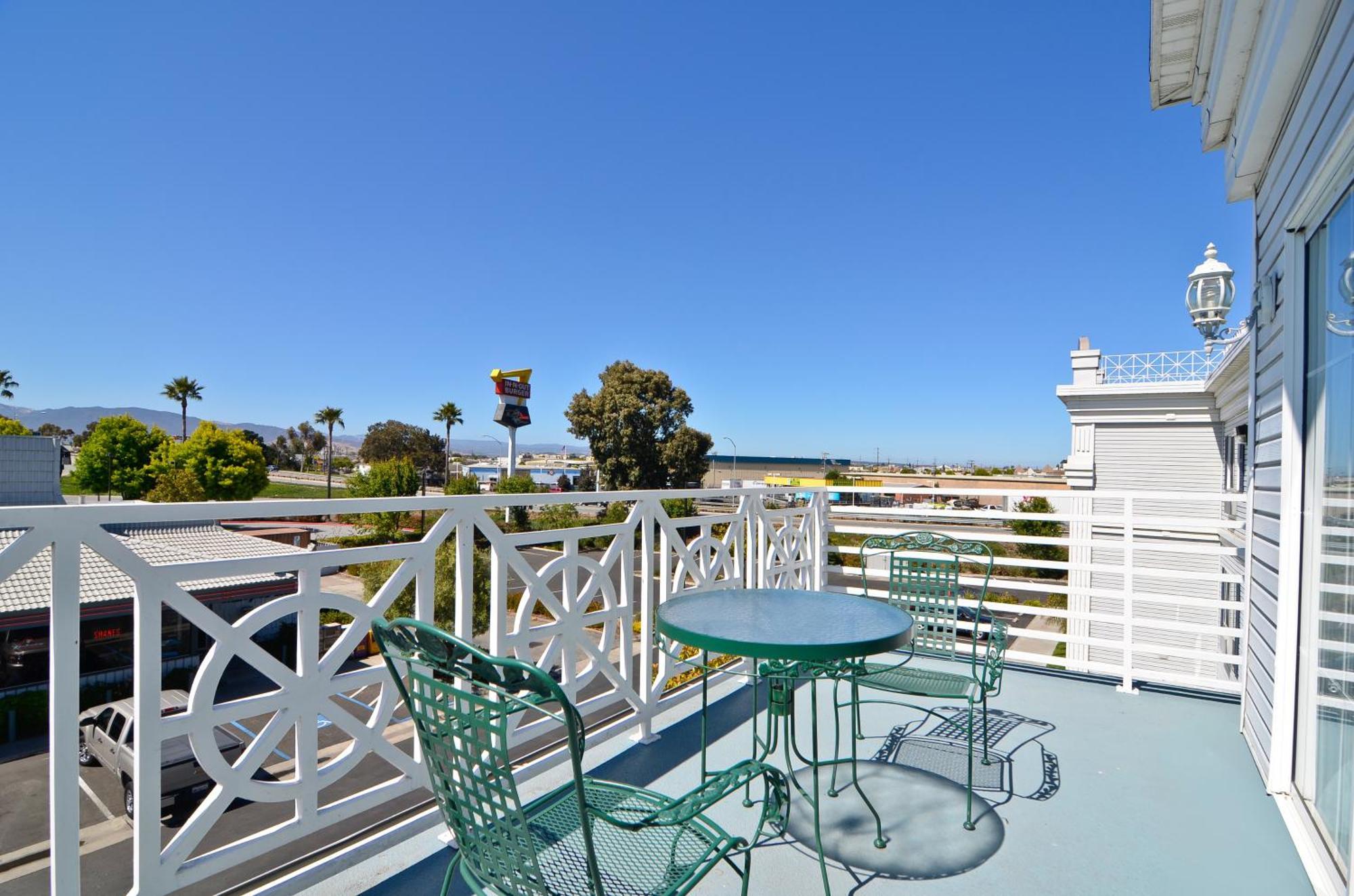 Large King Room with Living Area and Balcony - Non-Smoking