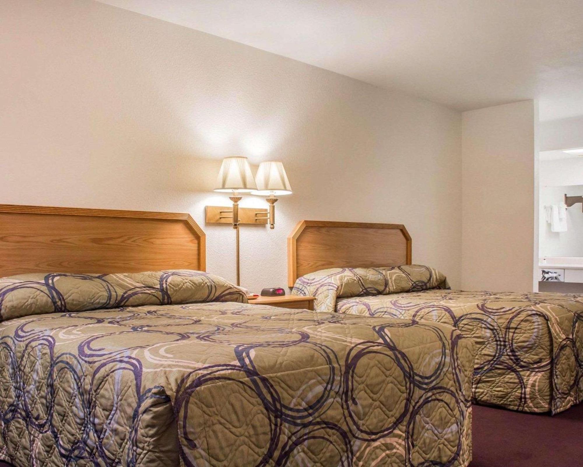 Queen Room with Two Queen Beds - Non-Smoking