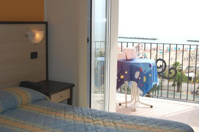 Triple Room with Sea View