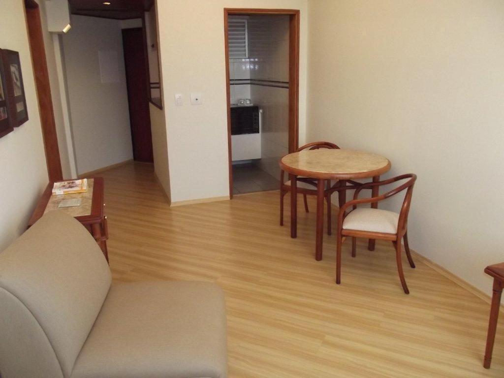 Quarto Luxo com 2 Camas de Solteiro