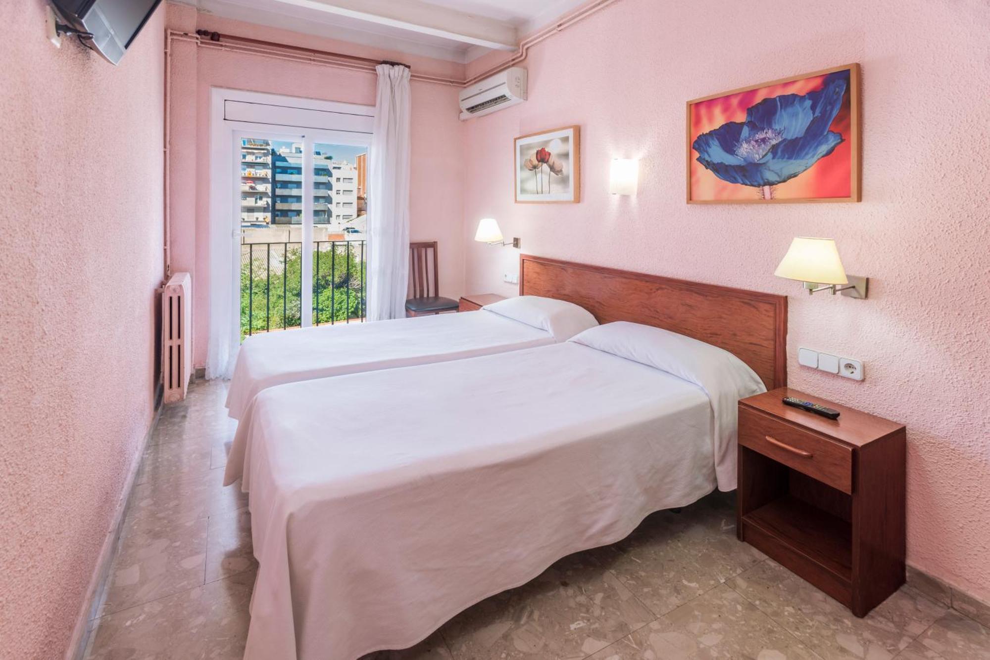 Double or Twin Room with Shared Bathroom