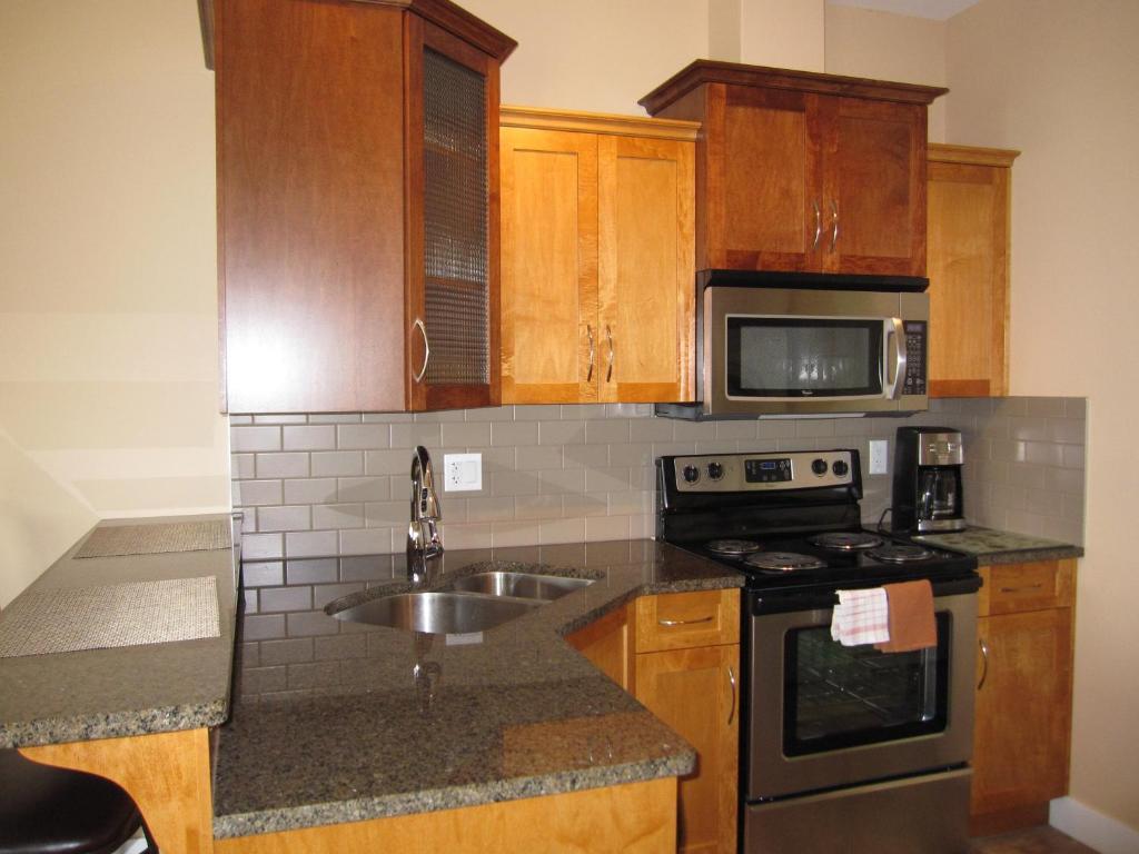 Deluxe One-Bedroom Suite