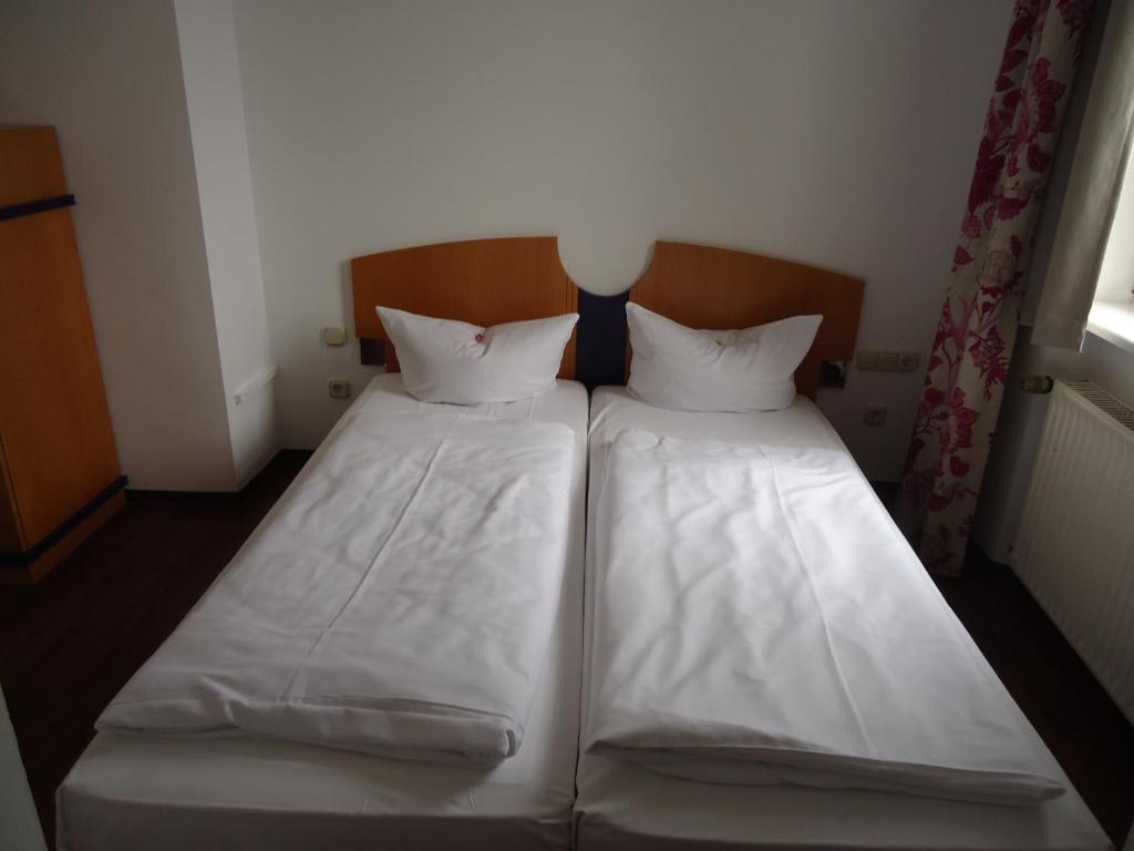 Basic Doppelzimmer mit externem Bad