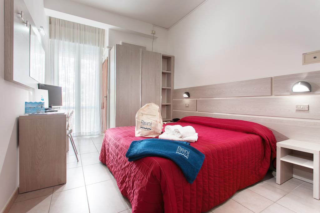 Doppel-/Zweibettzimmer mit Balkon