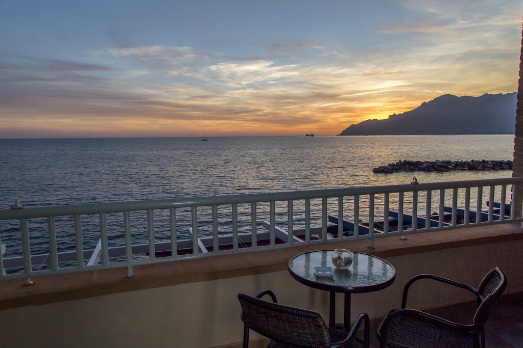Double or Twin Room with Sea View