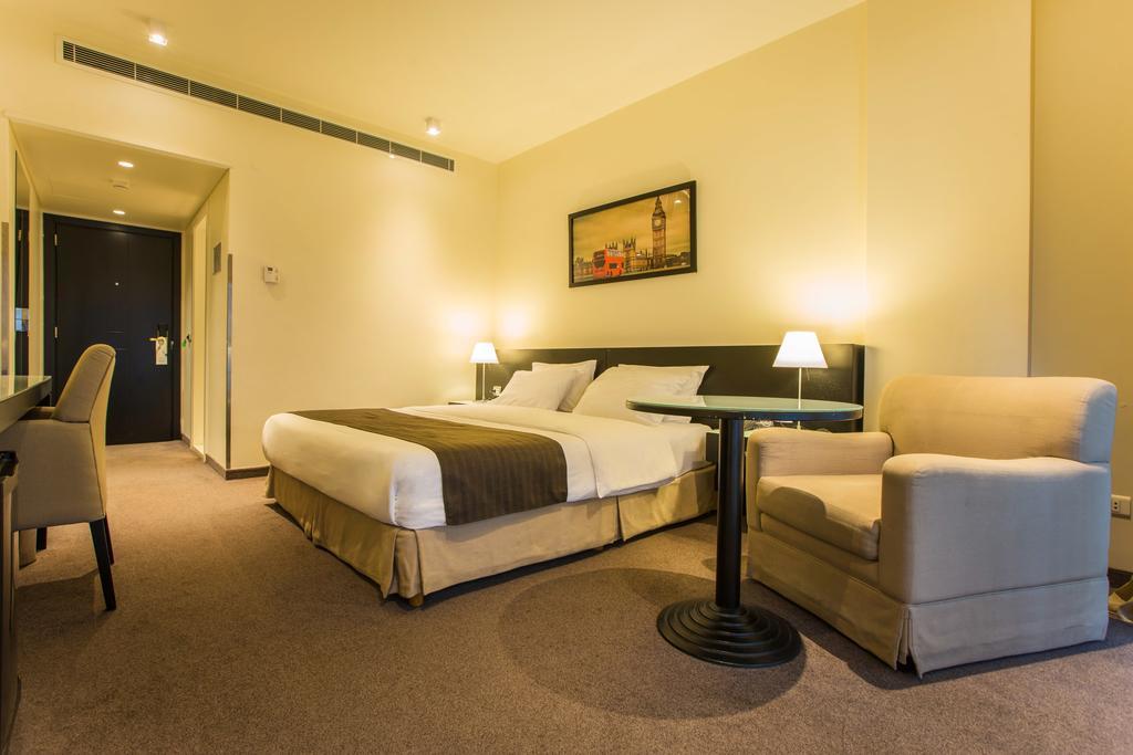 Deluxe King Room