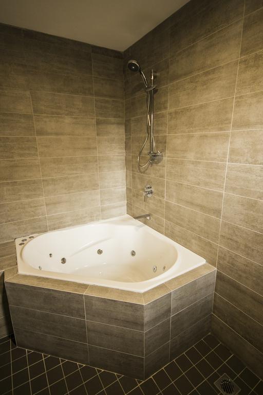 King Spa Suite