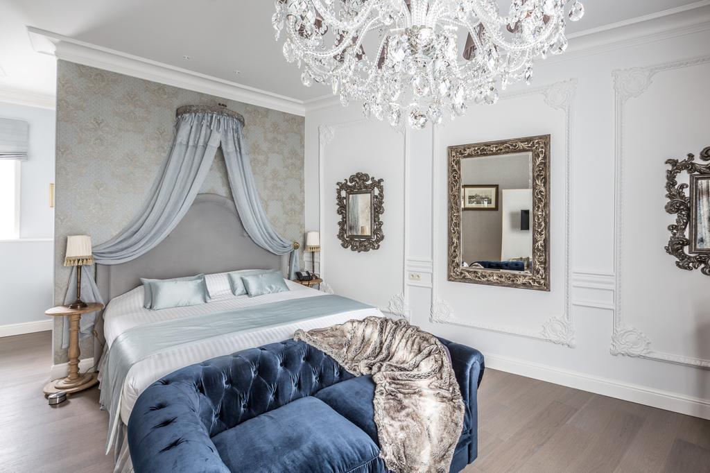 Premium Luxe Suite
