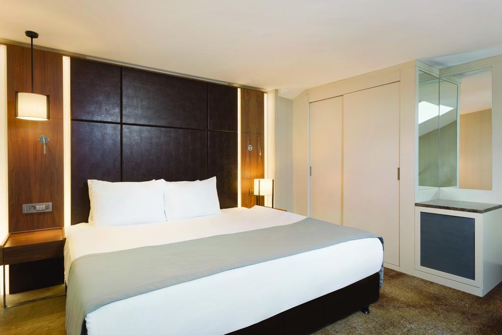 King Suite,125339118:JPEG