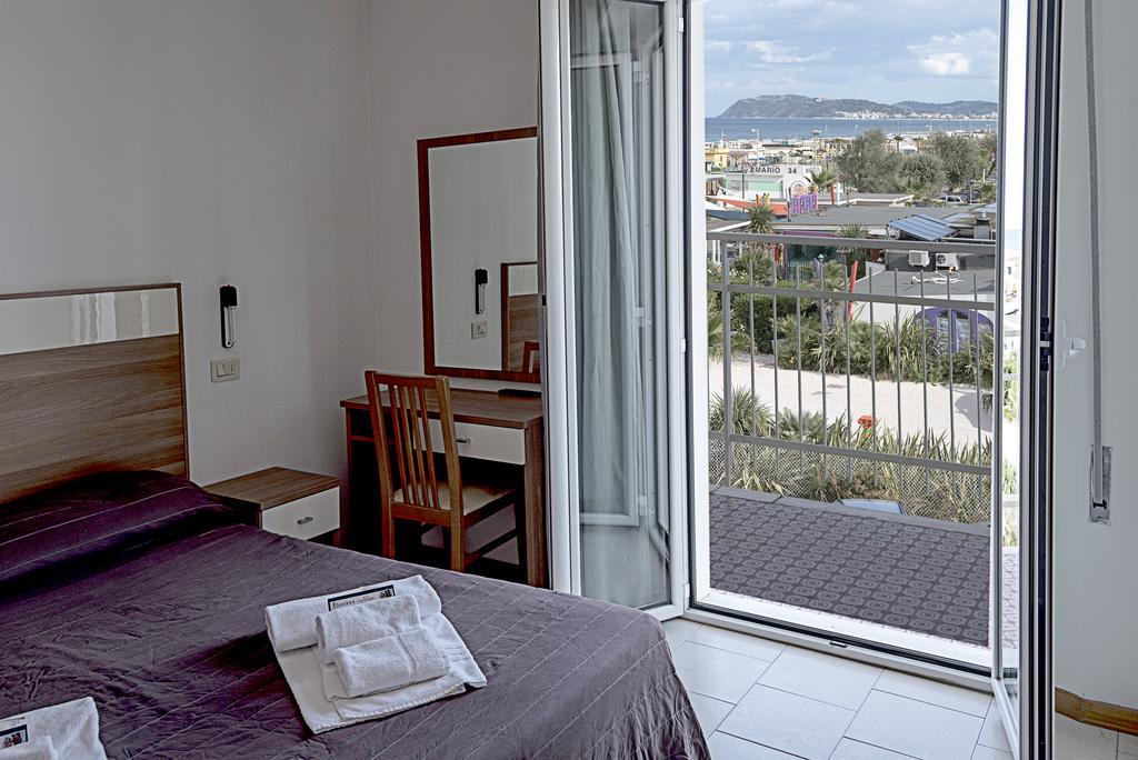 Deluxe Double Room Side Sea View