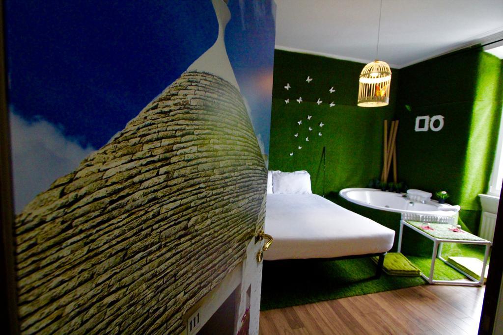 Doppelzimmer mit Whirlpool-Badewanne
