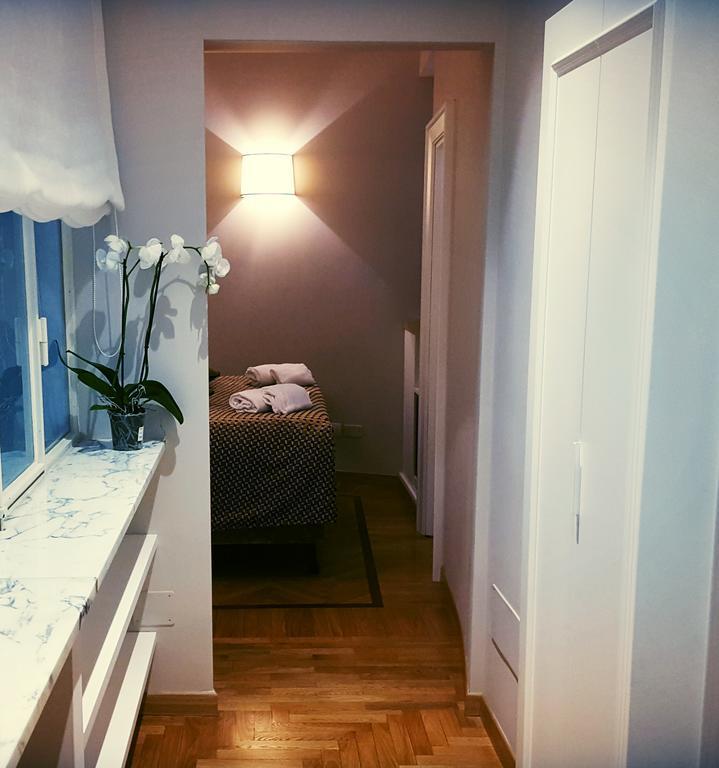 Small Single Room,814919546:JPEG