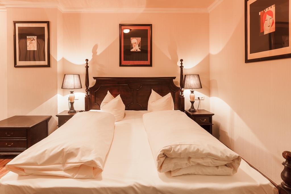 Standard Doppelzimmer mit Straßenblick