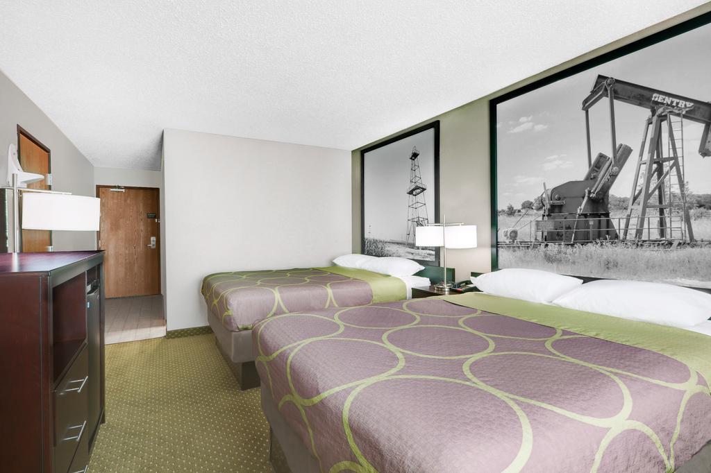 Queen Room with Two Queen Beds - Non-Smoking