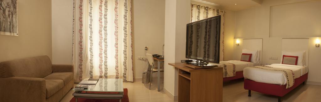 Double Room,323415676:JPEG