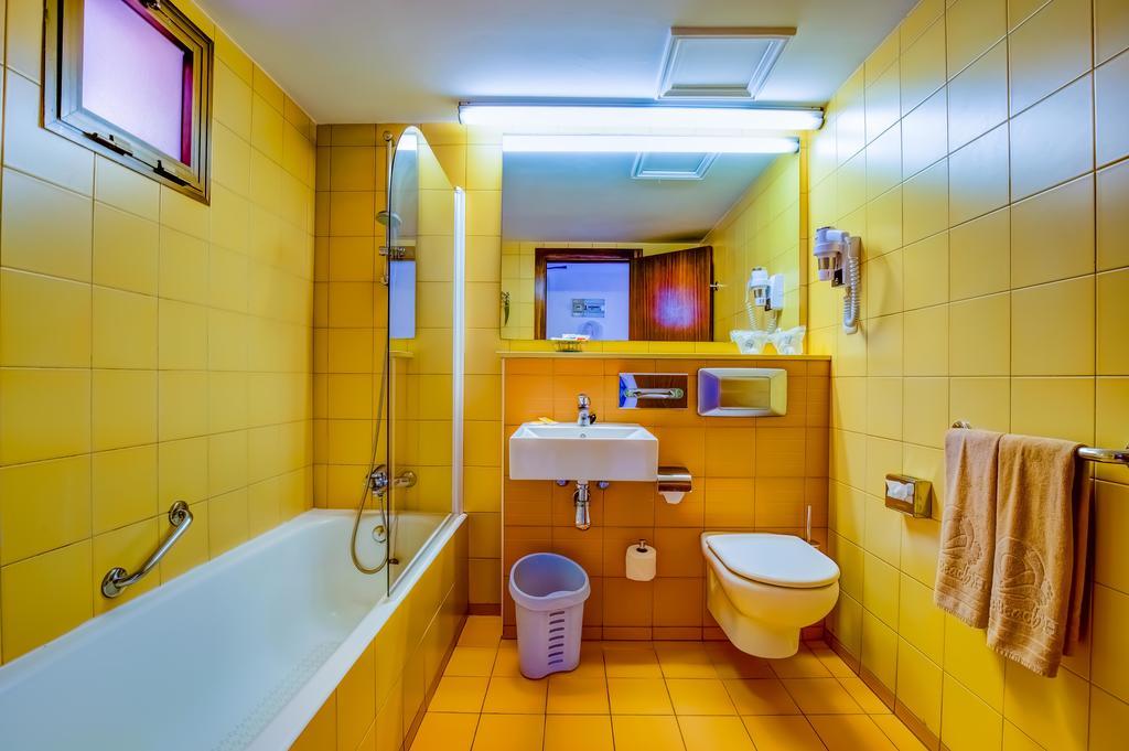 Chambre Double (2 Adultes + 1 Enfant) - Vue sur Mer
